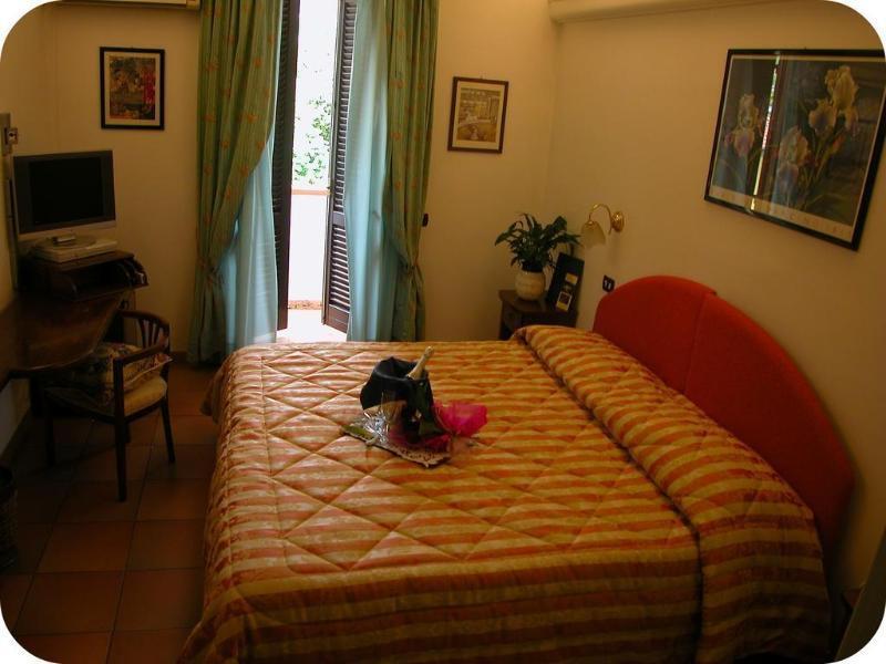 Hotel Ristorante Da Carlos Santa Maria Giudice Dış mekan fotoğraf