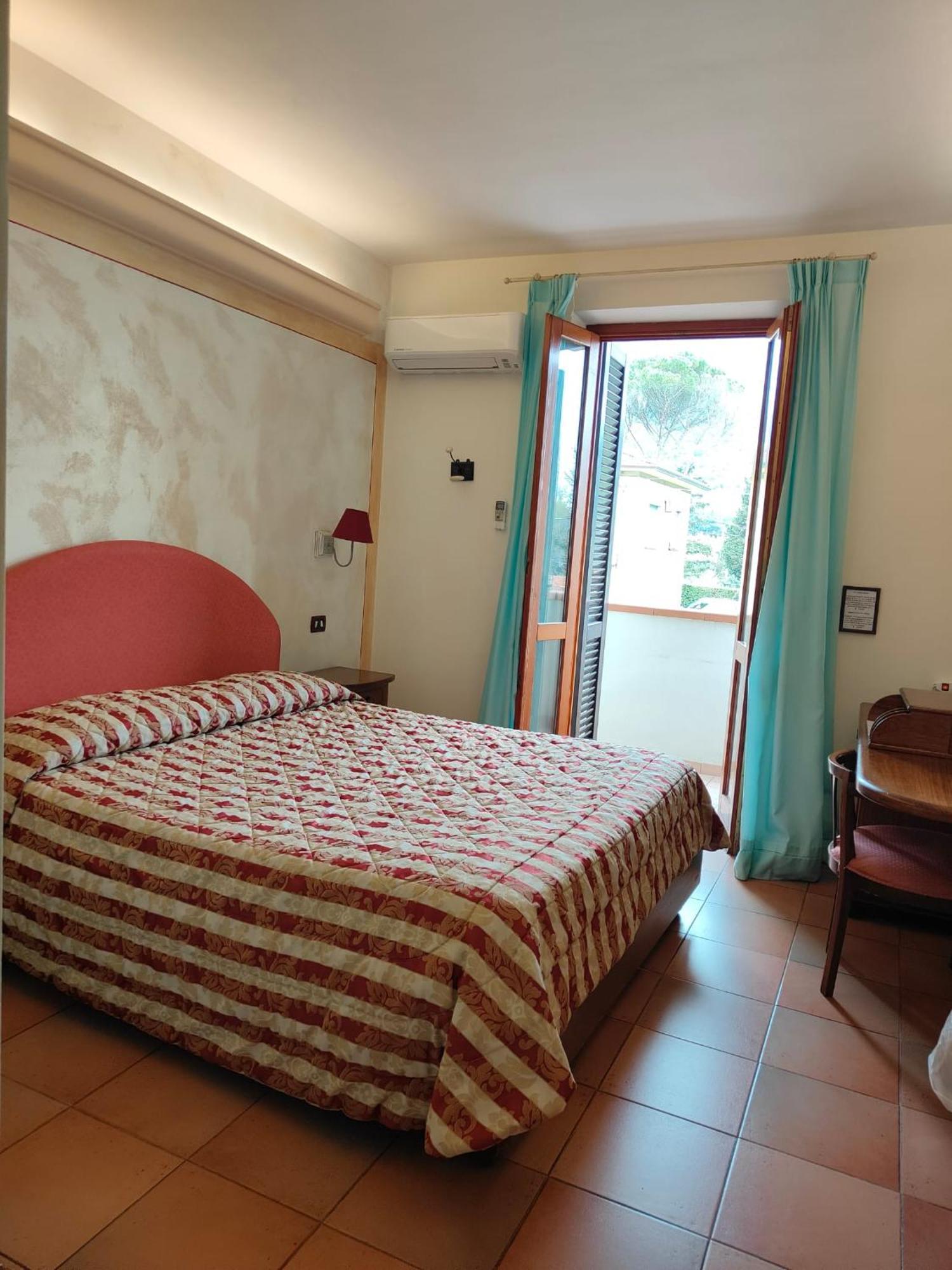 Hotel Ristorante Da Carlos Santa Maria Giudice Dış mekan fotoğraf